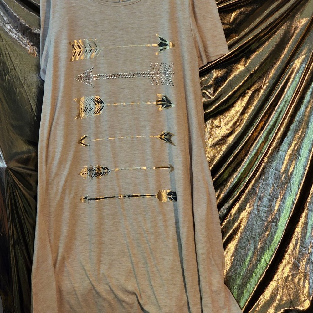 Brown dress with cute arrows